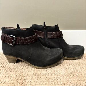 Dansko Michelle Women's Black Suede Ankle Boots Clogs - size 37​